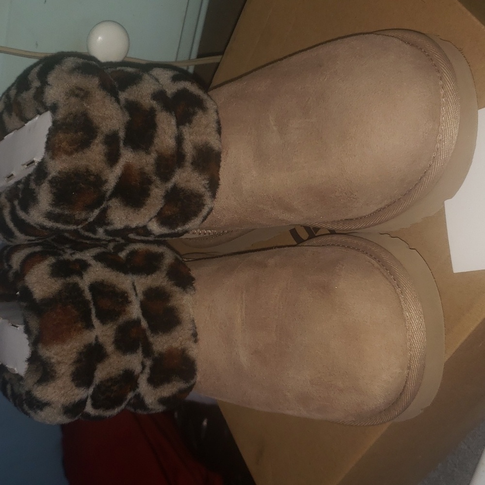 Womens size 8 ugg boots